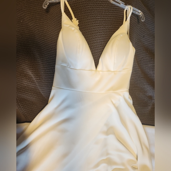 Wedding Gown - Picture 9 of 11